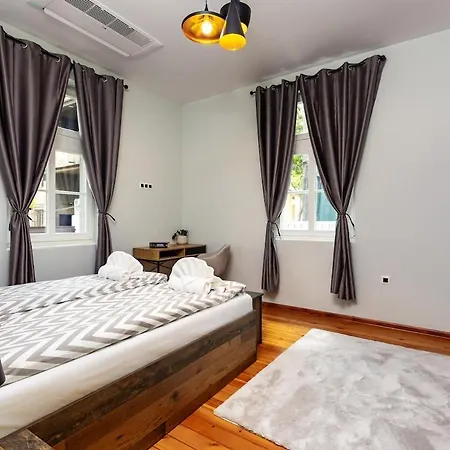 Kosmos In The Area In Apartment *